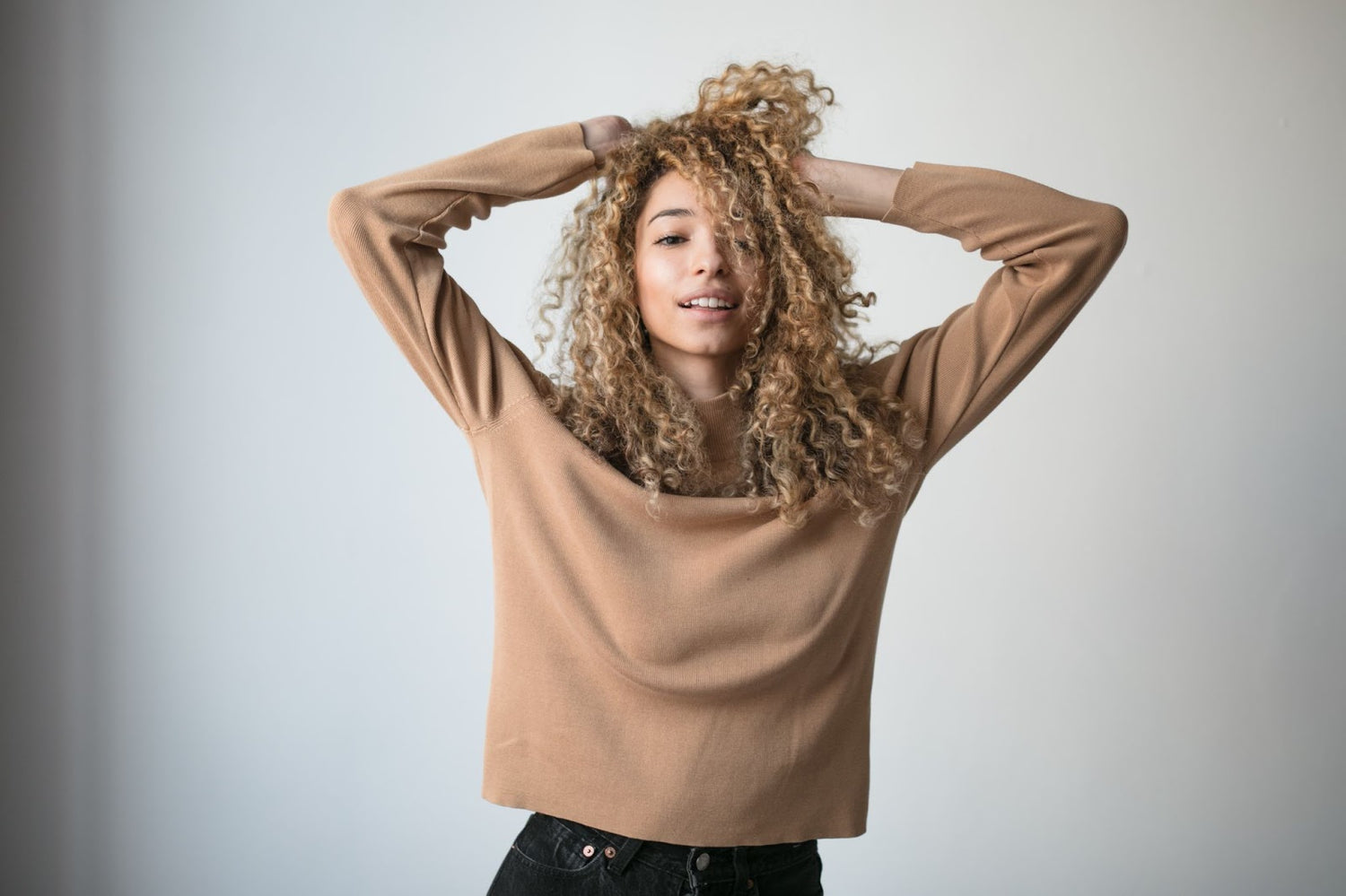 The Best Shampoo for Curly Hair: Key Ingredients and Washing Tips